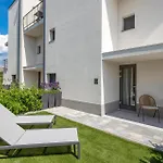 Beautiful Apartment In Omisalj