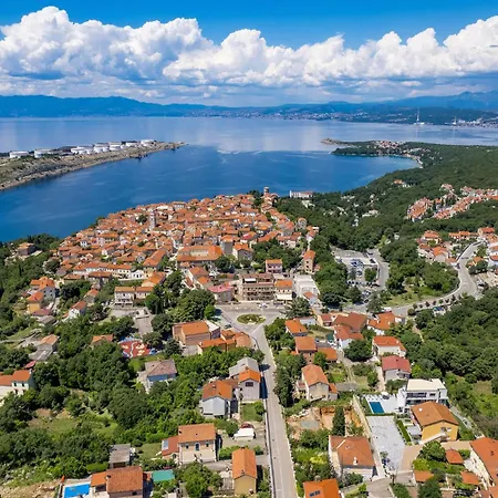 公寓 Beautiful Apartment In Omisalj 奥米沙利