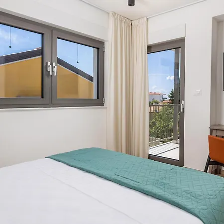 Beautiful Apartment In Omisalj 奥米沙利