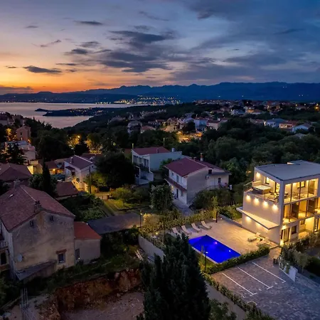 Beautiful Apartment In Omisalj 公寓 *