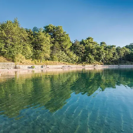 Beautiful Apartment In Omisalj 公寓