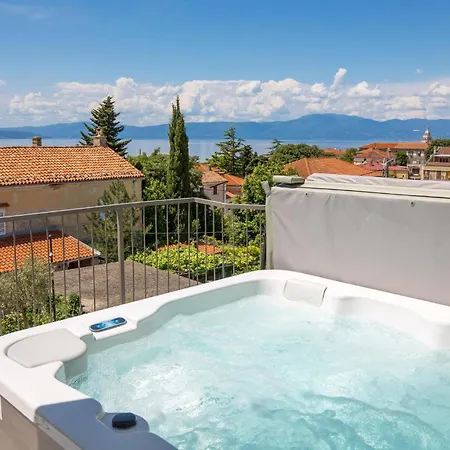 Beautiful Apartment In Omisalj *