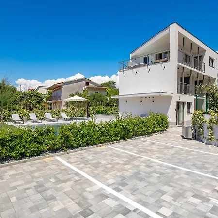 公寓 Beautiful Apartment In Omisalj 奥米沙利