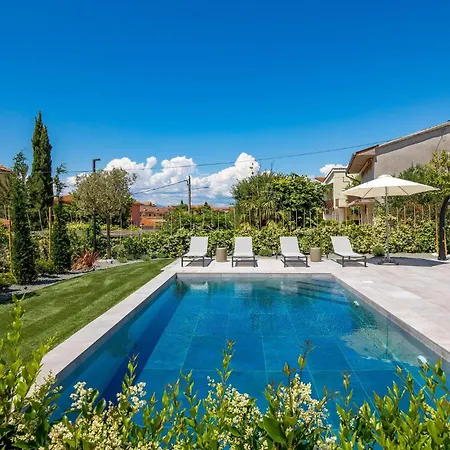 Beautiful Apartment In Omisalj 公寓