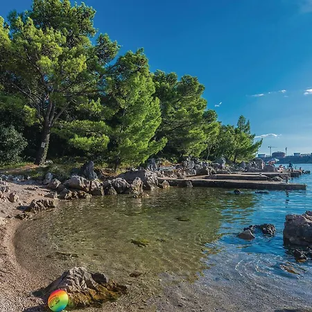 Beautiful Apartment In Omisalj