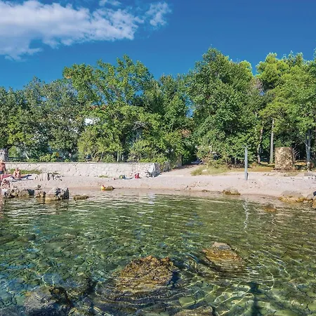 Beautiful Apartment In Omisalj *