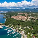 Beautiful Apartment In Omisalj Omisalj