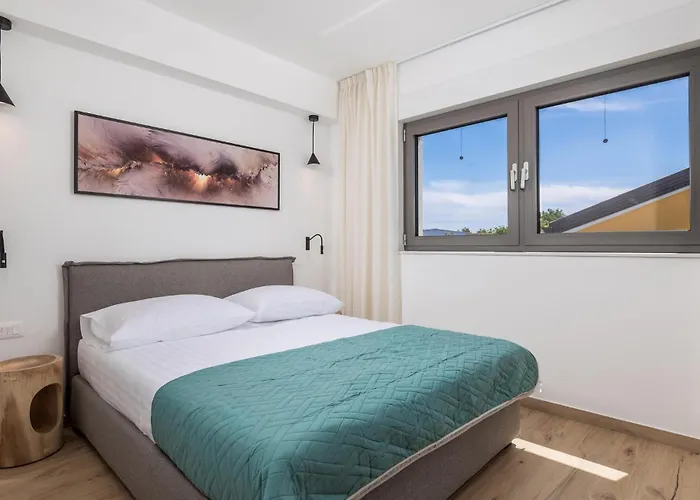 Beautiful Apartment In Omisalj Apartamento