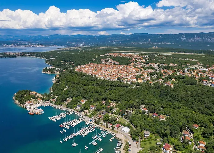 Beautiful Apartment In Omisalj Omišalj