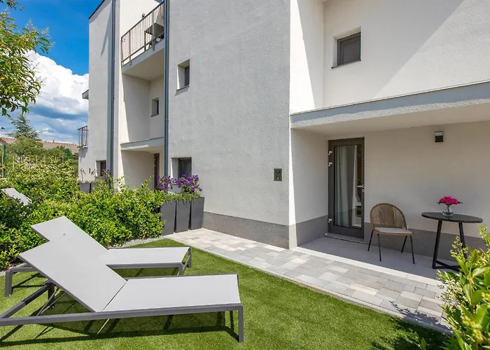Beautiful Apartment In Omisalj