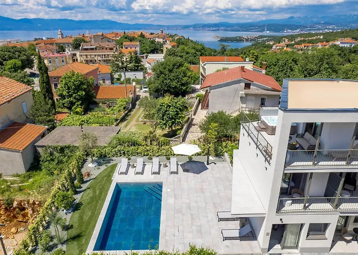 Beautiful Apartment In Omisalj Apartamento *